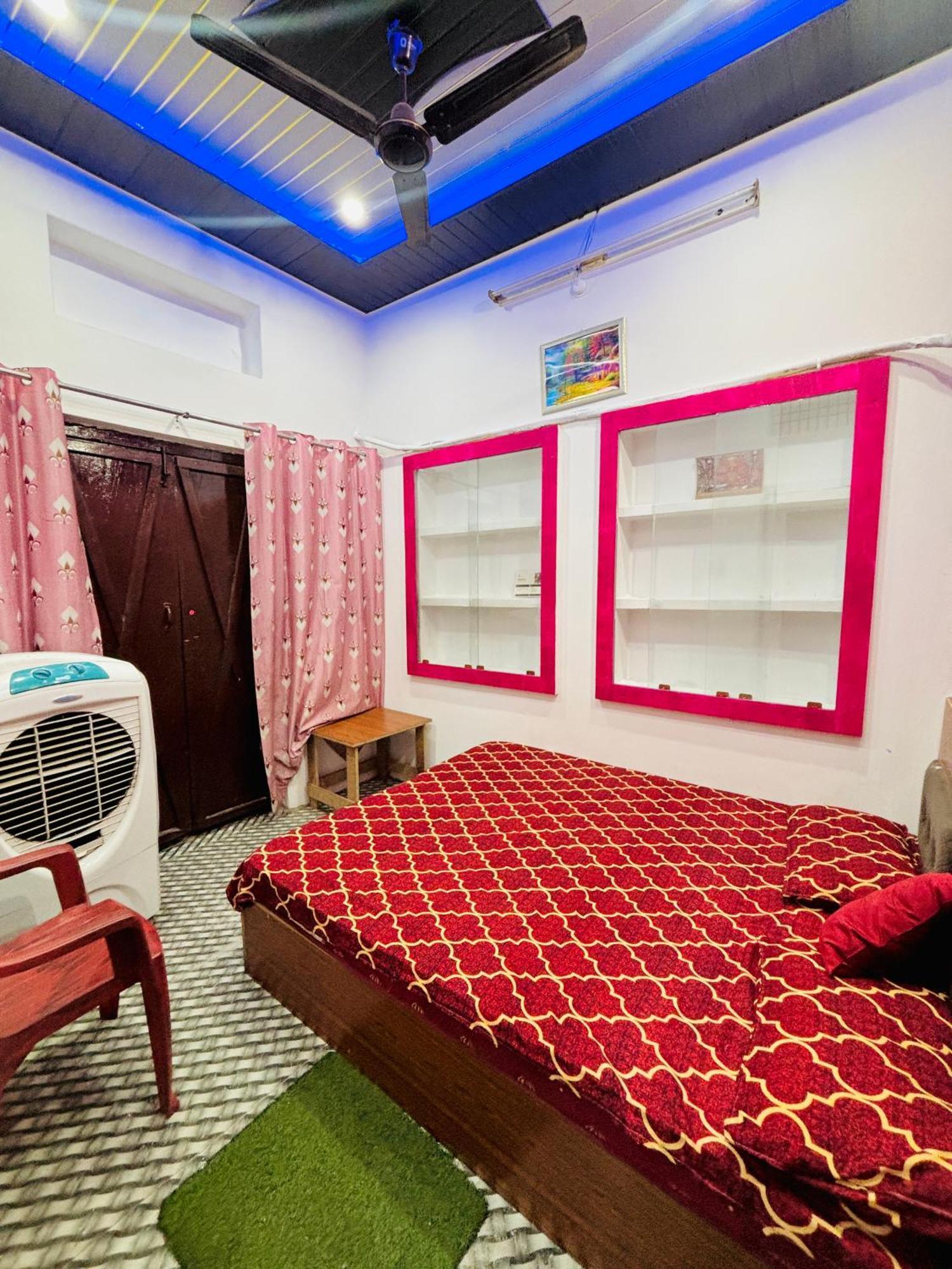 Shivalay Paying Guest House Bénarès Extérieur photo
