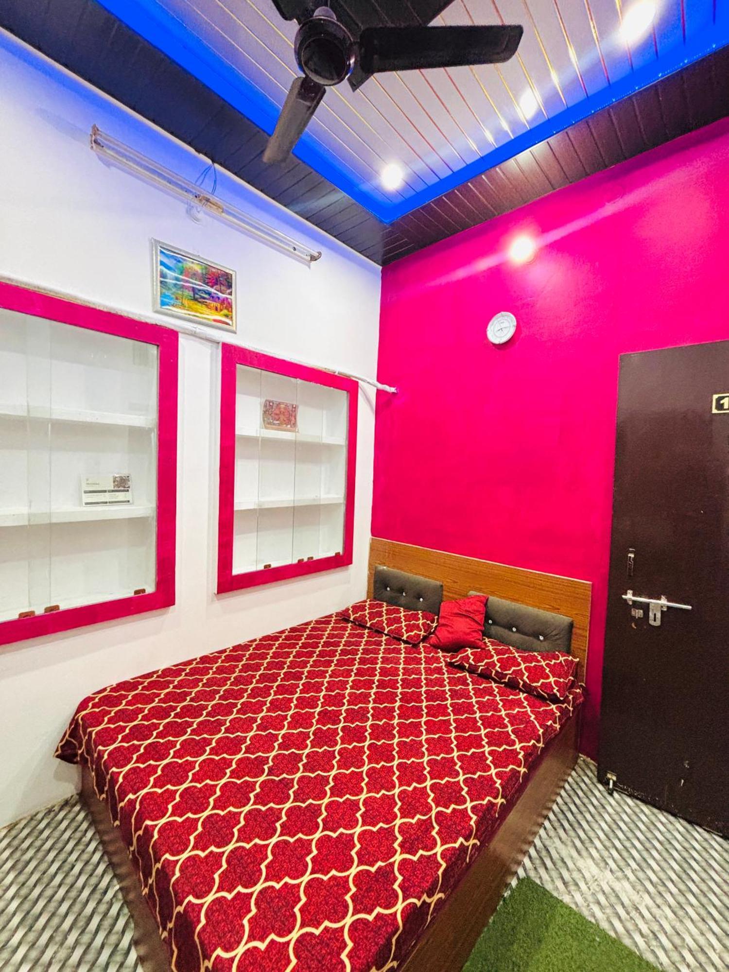 Shivalay Paying Guest House Bénarès Extérieur photo