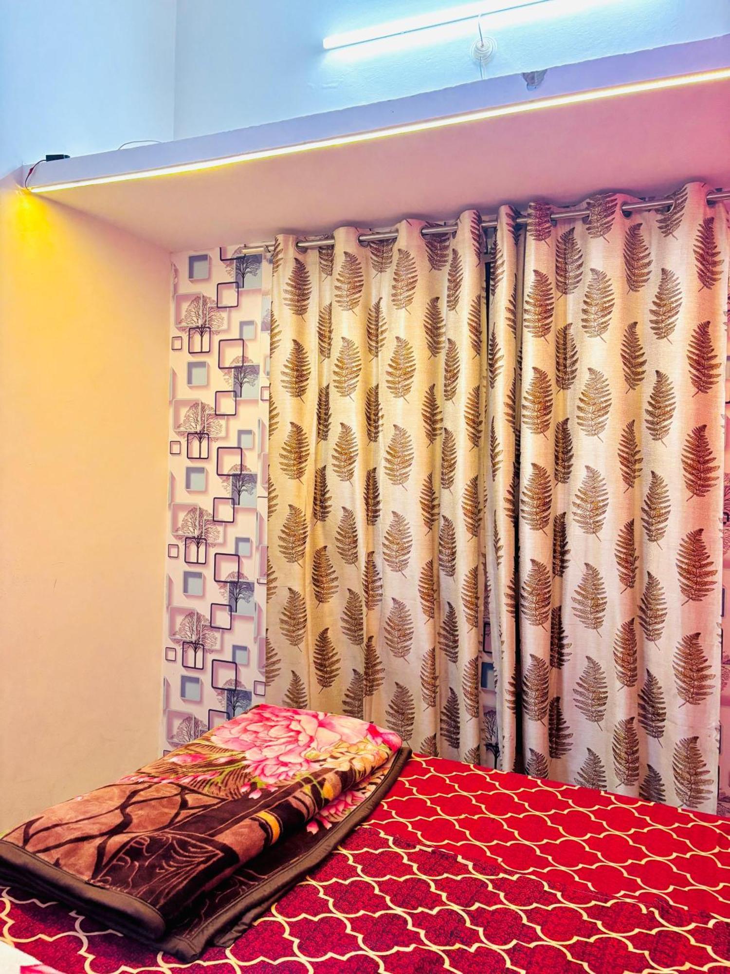 Shivalay Paying Guest House Bénarès Extérieur photo